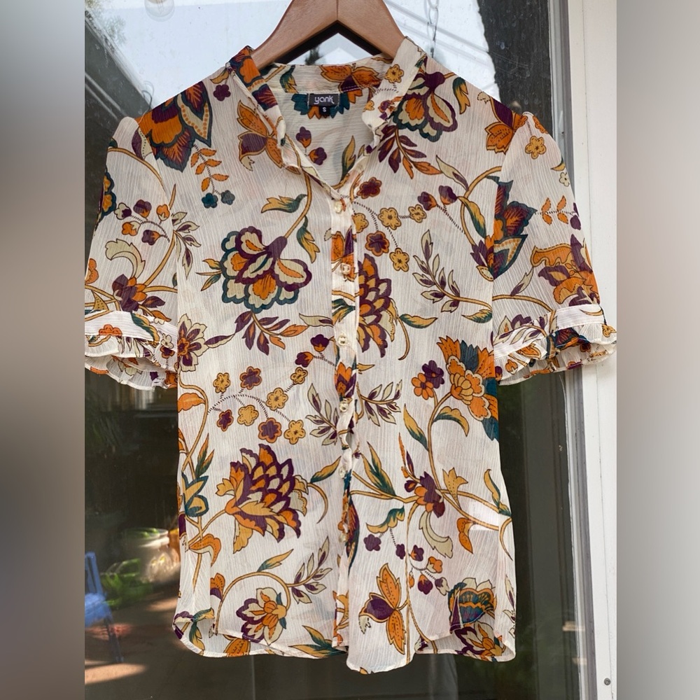Floral & Feminine Blouse